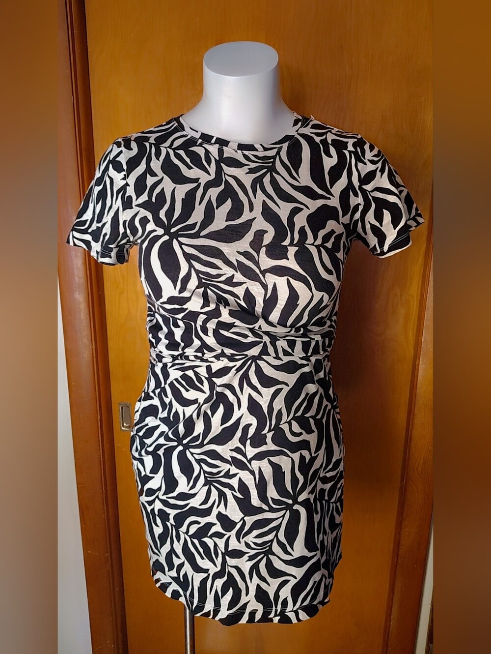 LOFT Chic & Sophisticated: The Zebra Wave Fitted Mini